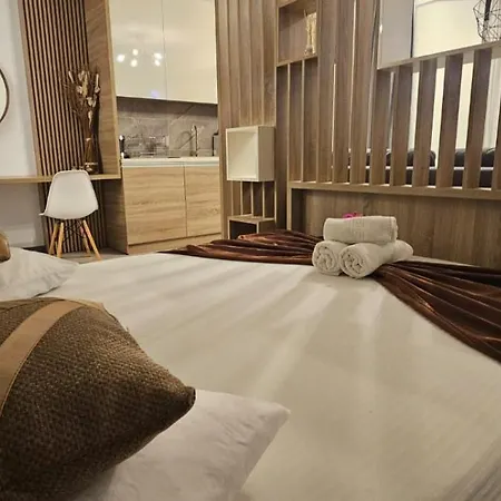 Front Aparments Piscina Incalzita Sauna Gym